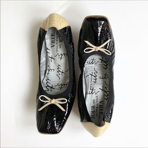 Un Tour en Ville black and cream patent flats. EU 41